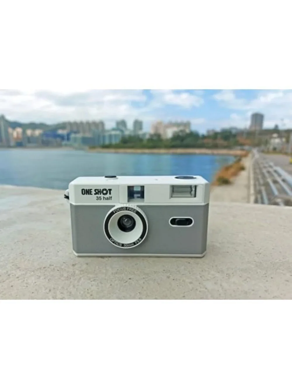 Reusable Retro 35mm Point and Shoot Camera with Built-in Flash & Film Included